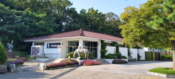 한국마사회(회장 김낙순) 말 박물관은 지난 8일부터 체험행사 ‘마구간 옆 박물관’ 접수를 시작한다. 사진=한국마사회 제공