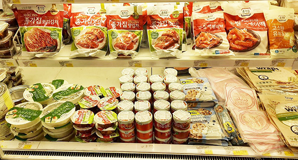 중동 카타르 까르푸 신선식품 코너에 전시된 대상 제품들.사진=대상㈜ 제공